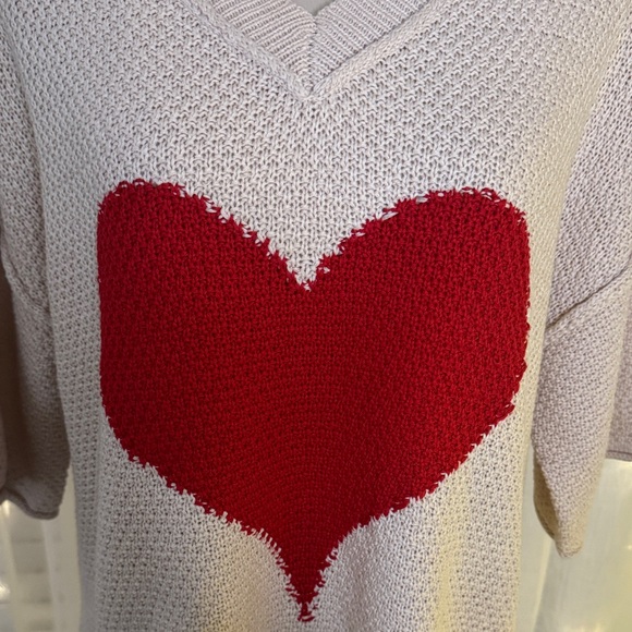 Elegant V-Neck Sweater with Red Heart - Picture 2 of 4